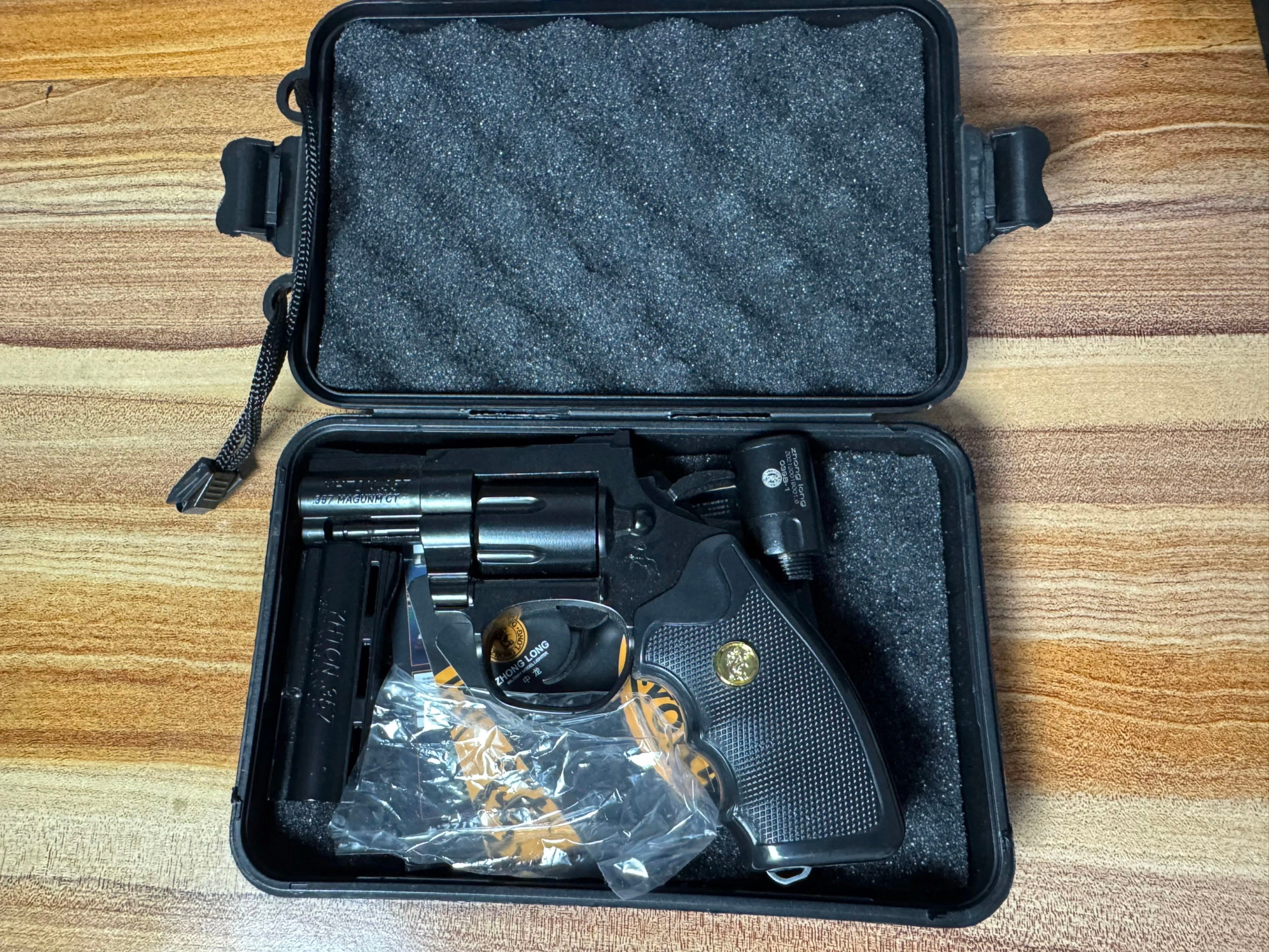 Luxury Replica Torch Revolver Lighter